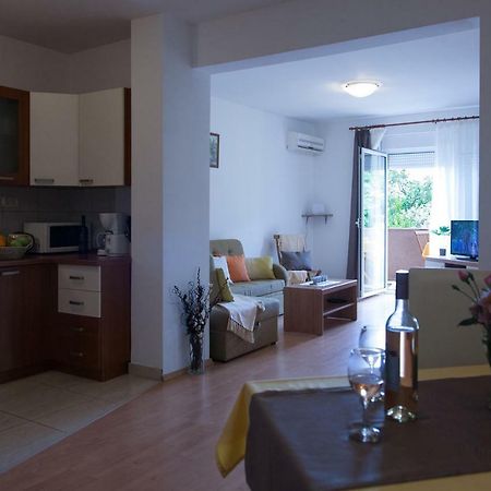 Apartment Helga Ližnjan Zewnętrze zdjęcie
